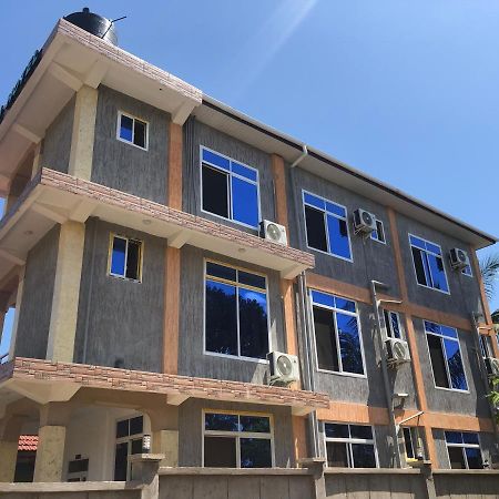 Phyllen Hotel Tanga Exterior photo