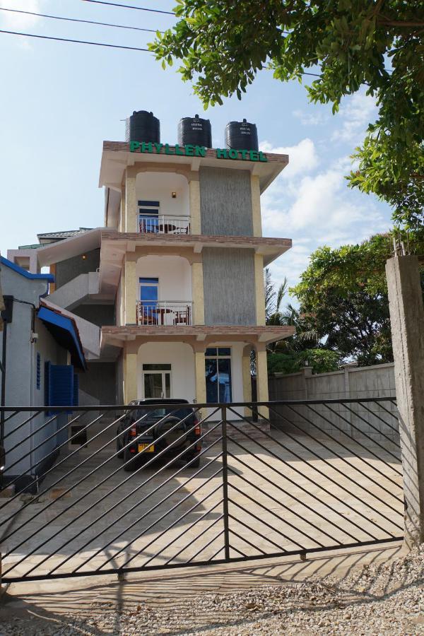 Phyllen Hotel Tanga Exterior photo