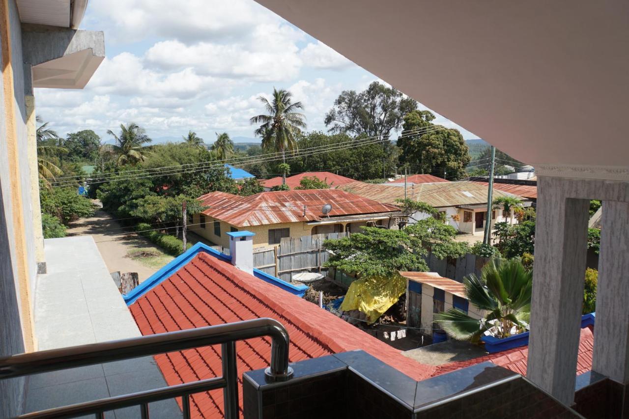 Phyllen Hotel Tanga Exterior photo