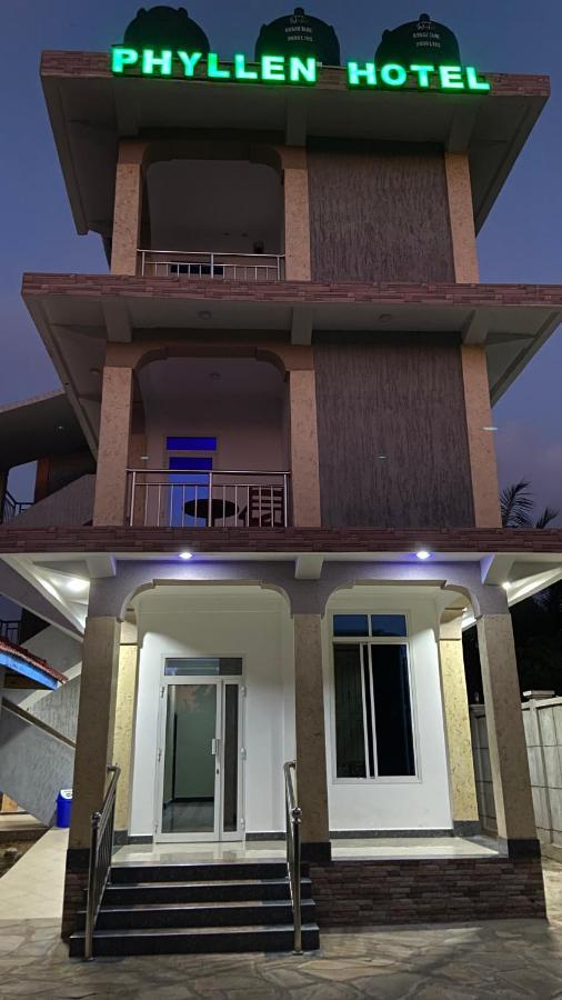 Phyllen Hotel Tanga Exterior photo