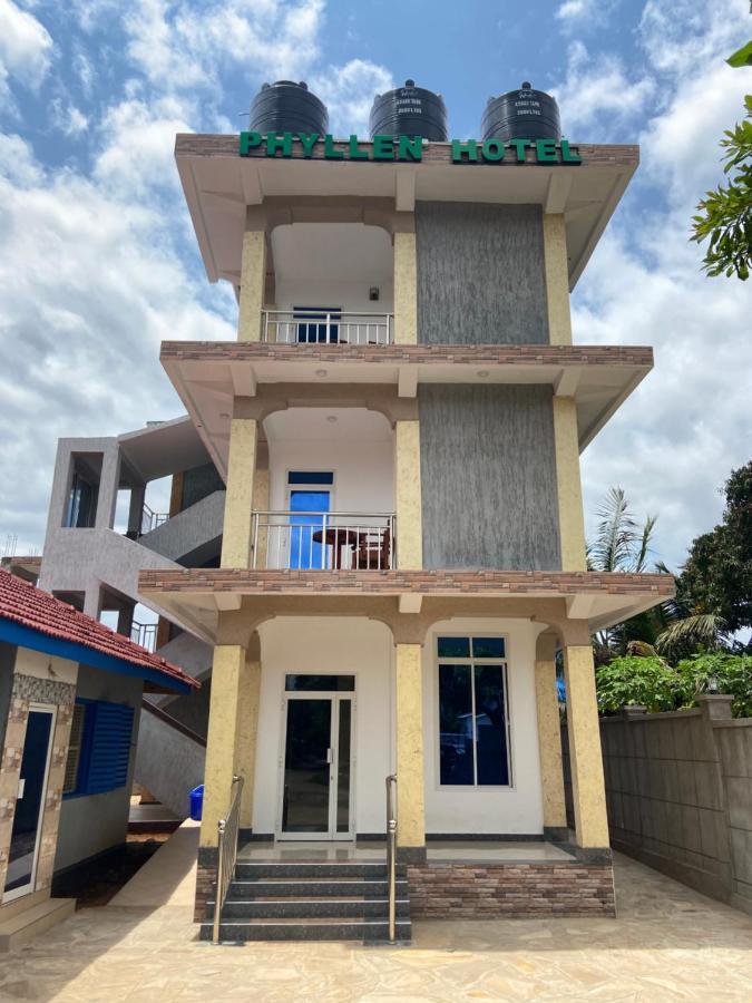 Phyllen Hotel Tanga Exterior photo