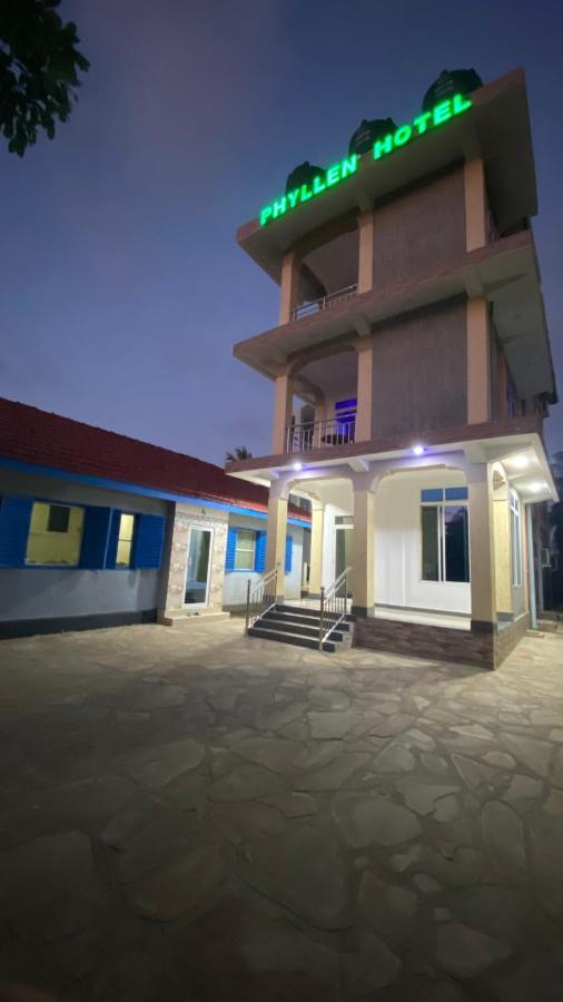 Phyllen Hotel Tanga Exterior photo