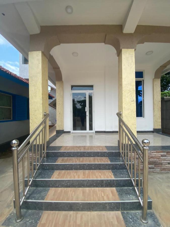 Phyllen Hotel Tanga Exterior photo