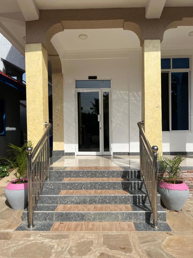 Phyllen Hotel Tanga Exterior photo