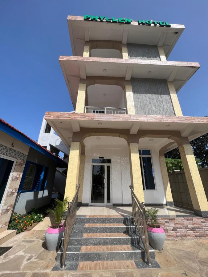 Phyllen Hotel Tanga Exterior photo