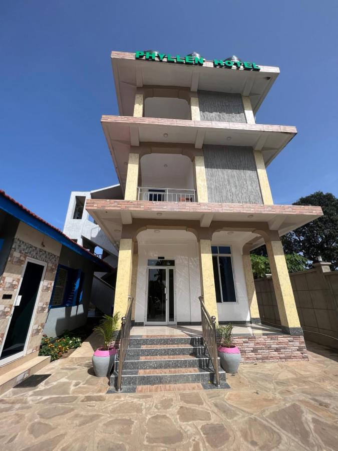 Phyllen Hotel Tanga Exterior photo
