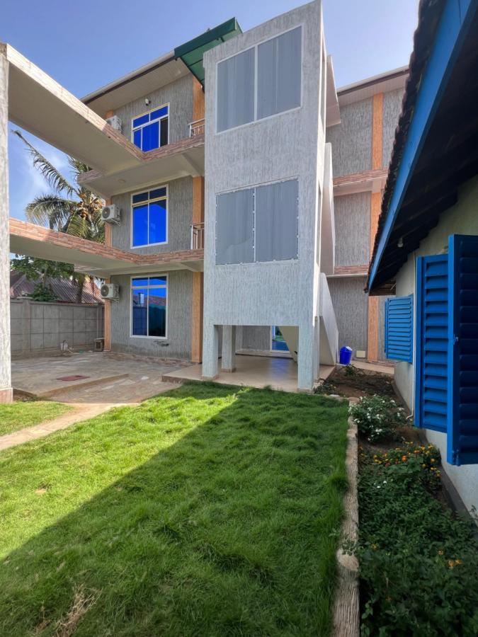 Phyllen Hotel Tanga Exterior photo