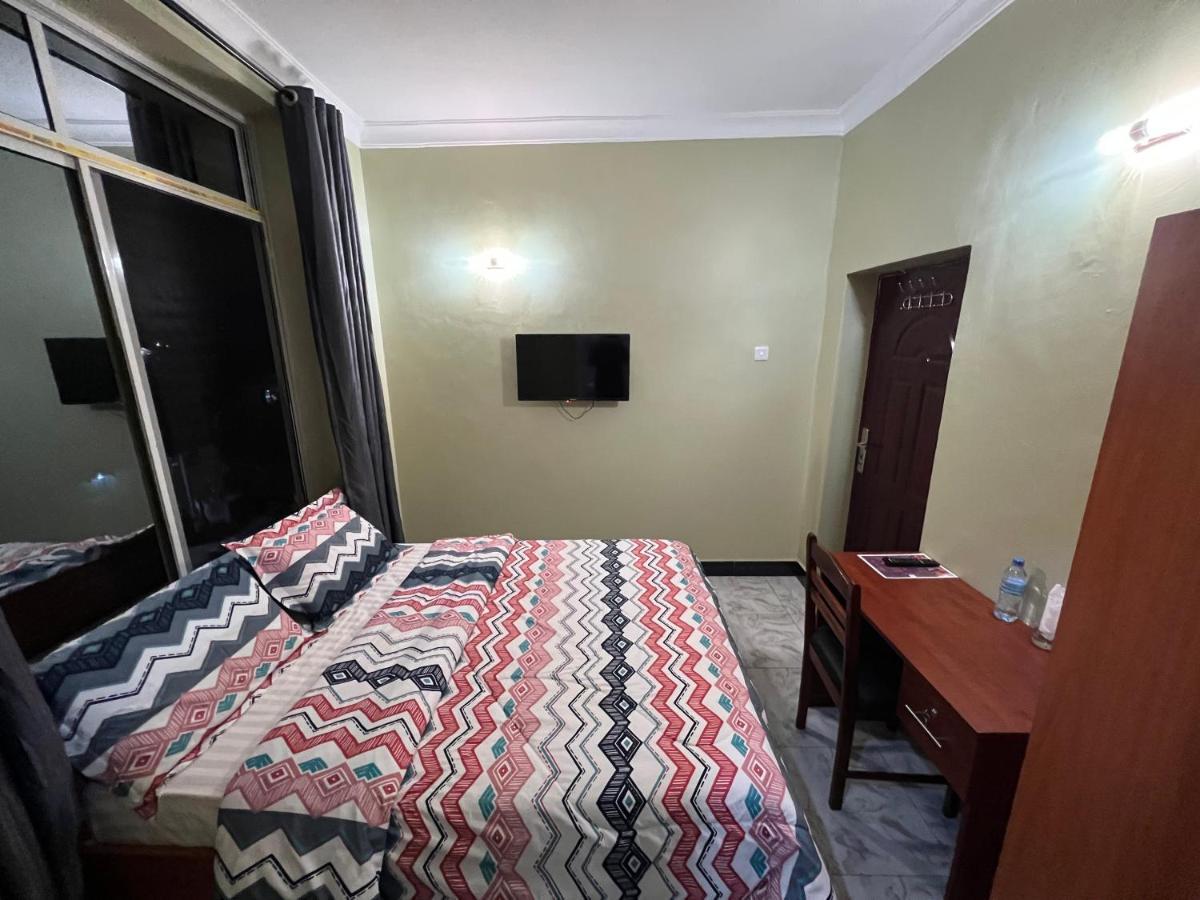 Phyllen Hotel Tanga Exterior photo