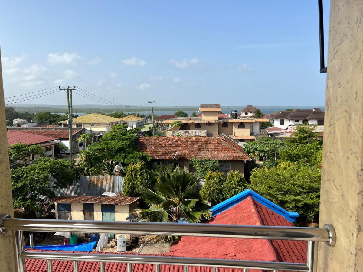 Phyllen Hotel Tanga Exterior photo